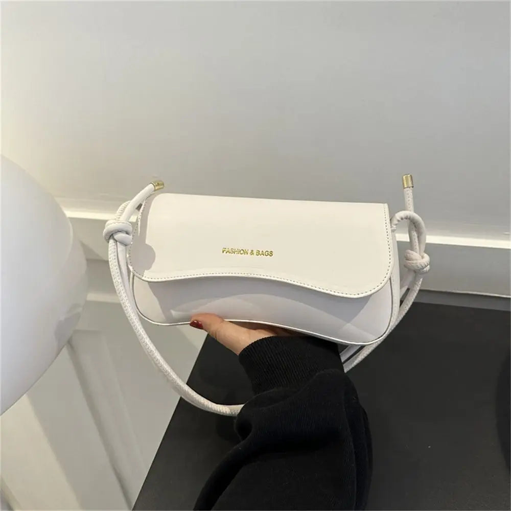 Daria ™ | Klassische matte Quadrathandtasche