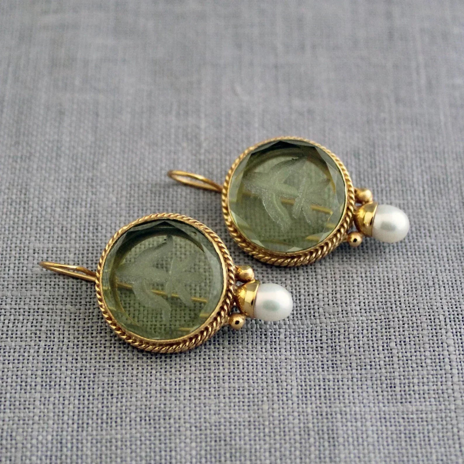 Amélie™ | Boucles d’oreilles vintage avec pierre verte et perle
