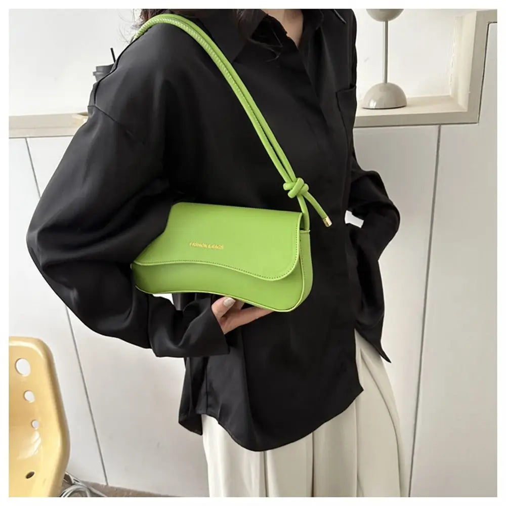 Daria ™ | Klassische matte Quadrathandtasche