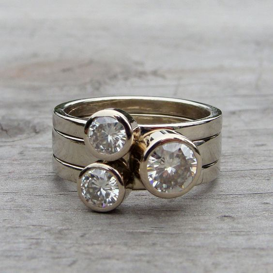 Bague Vintage „Triple“ avec Zirconia